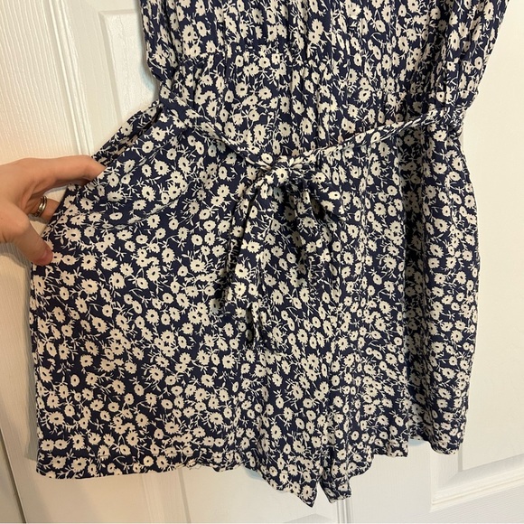 Rails Sophia Romper in Navy Camellia Floral Buttons Waist Tie keyhole back - Picture 4 of 8